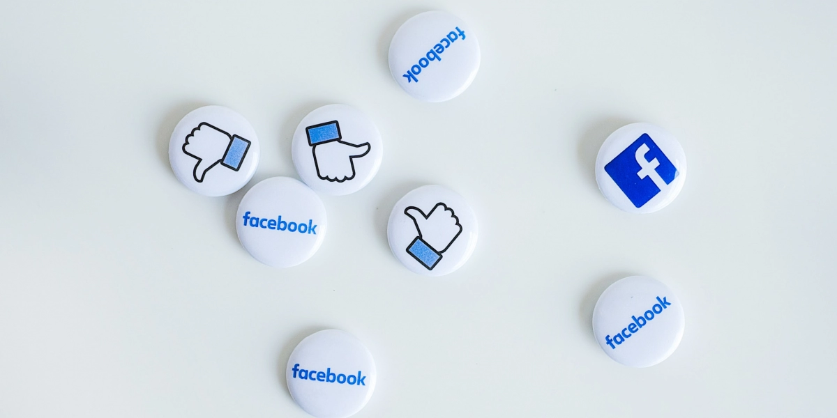 Facebook, un réseau social privé pour les professionnels 
