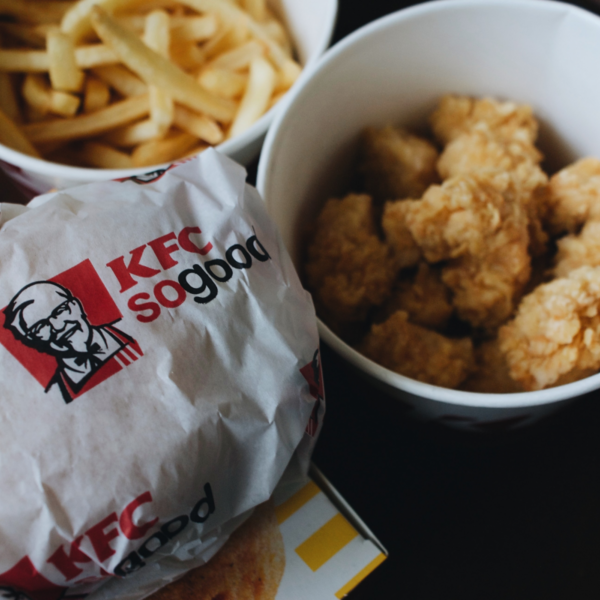 Exemple de logo mascotte (KFC) Exemple de logo mascotte (KFC)